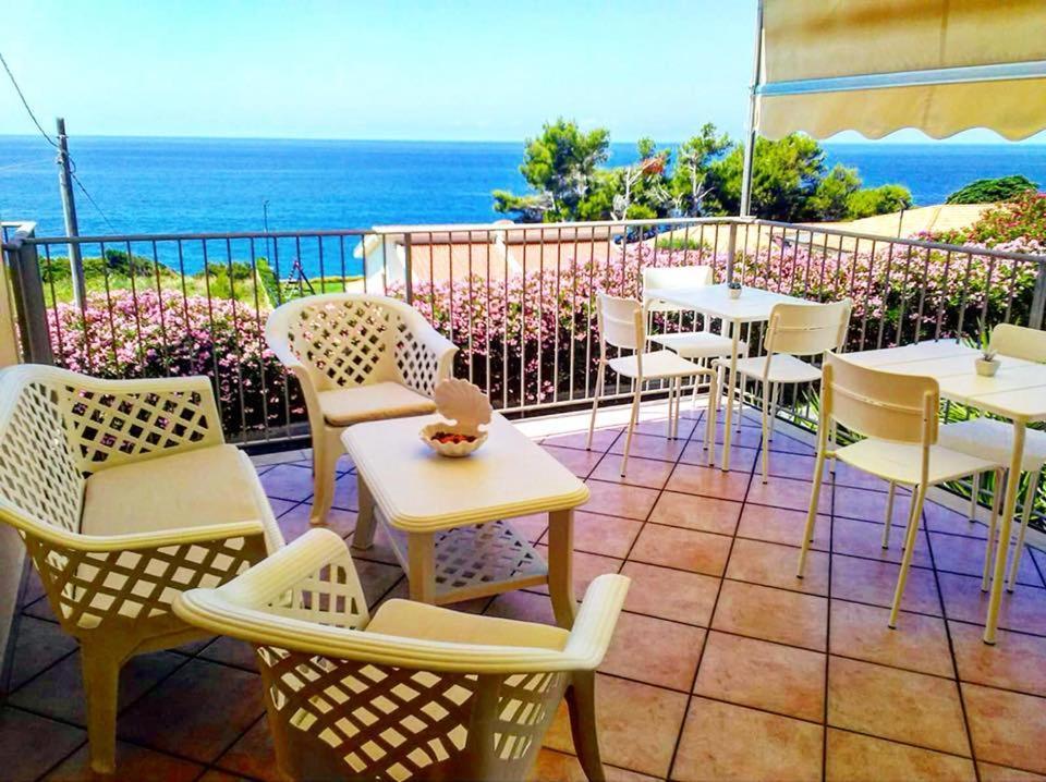 B&B Il Faro Cittadella del Capo Exterior foto