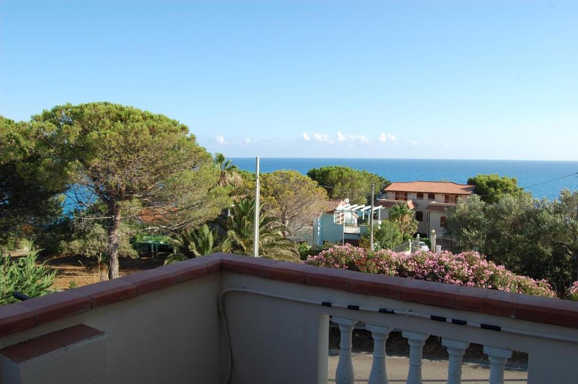 B&B Il Faro Cittadella del Capo Exterior foto